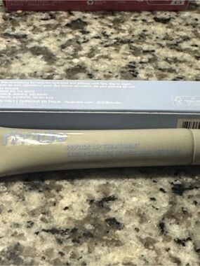 Rhode Peptide Lip Treatment Sugarberry